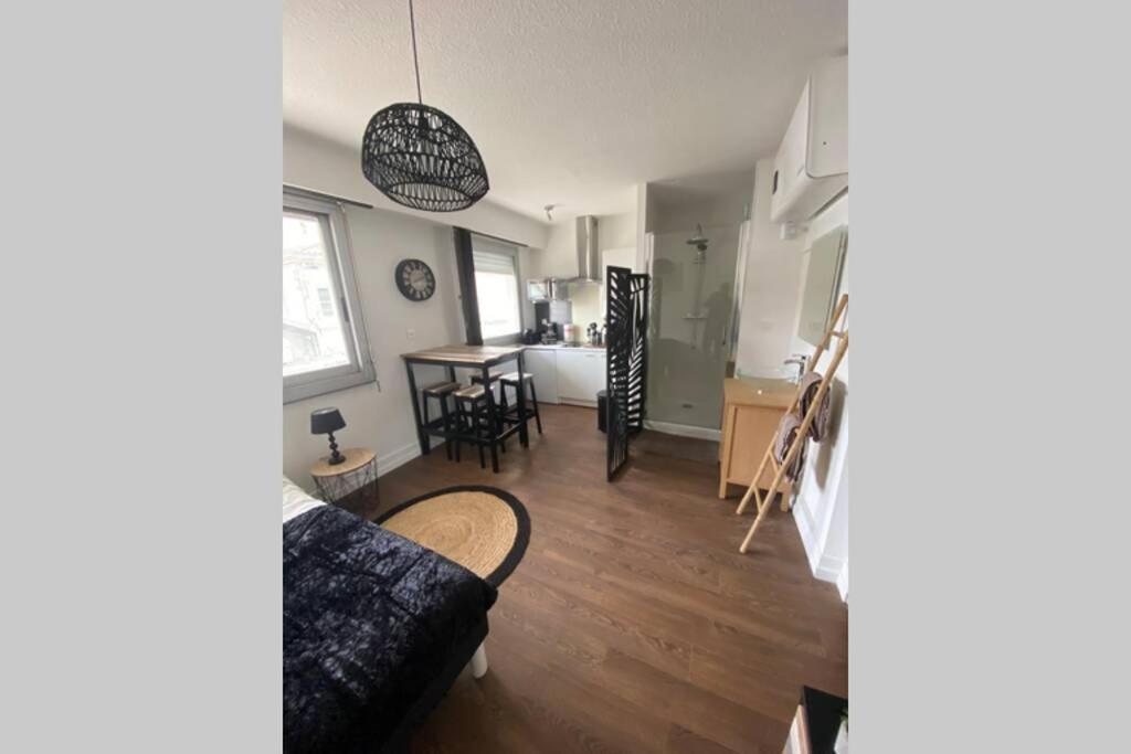 Le 13 Du Temple - Plein Coeur Centre Ville, Residence Privee, 5Mn Gare Sncf, Wifi Et Netflix Ниор Екстериор снимка